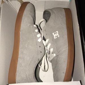 DC shoes